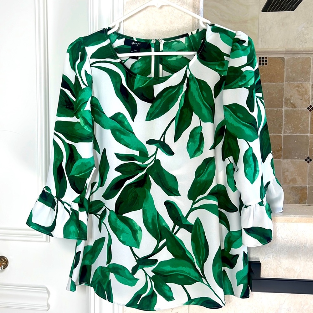Women top tunic 3/4 ruffle sleeves size PM
